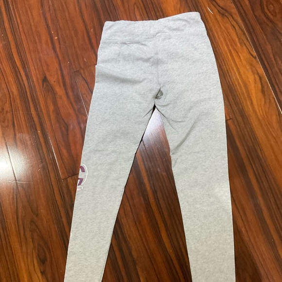Girls champion leggings lightly used - Picture 2 of 2